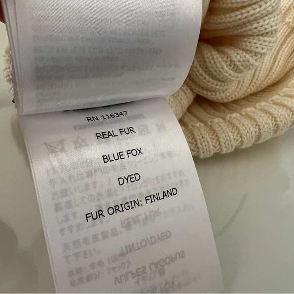 Moncler beanie with matching pom pom silk white - girl size L - Picture 7 of 8